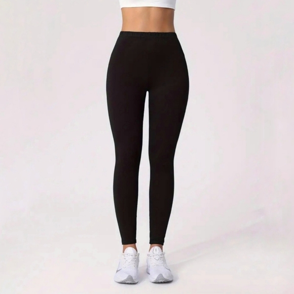 Basic Black Skinny Everyday Legging. SMALL. GENTLY WORN!! - Picture 1 of 6